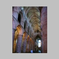 St_Magnus_Cathedral_Kirkwall_interior, photo by Tim Bekaert on Wikipedia.jpg